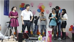 海納促銷臺工廠快樂會議 海納促銷臺工廠快樂會議